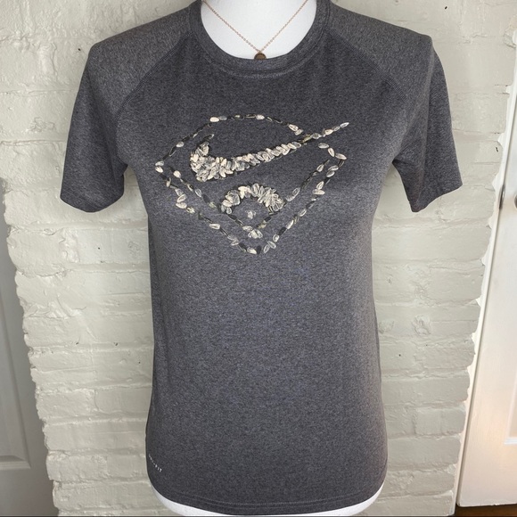 Nike Tops - Nike Dri-Fit Tee M